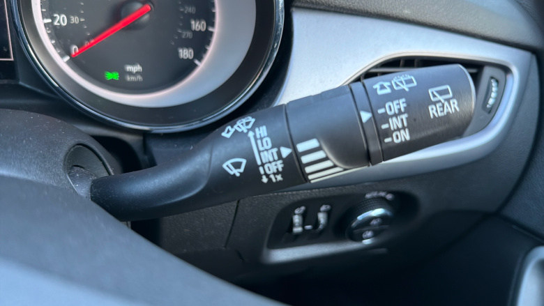 Vauxhall Astra 1.4i 16V Design 5dr Petrol Hatchback